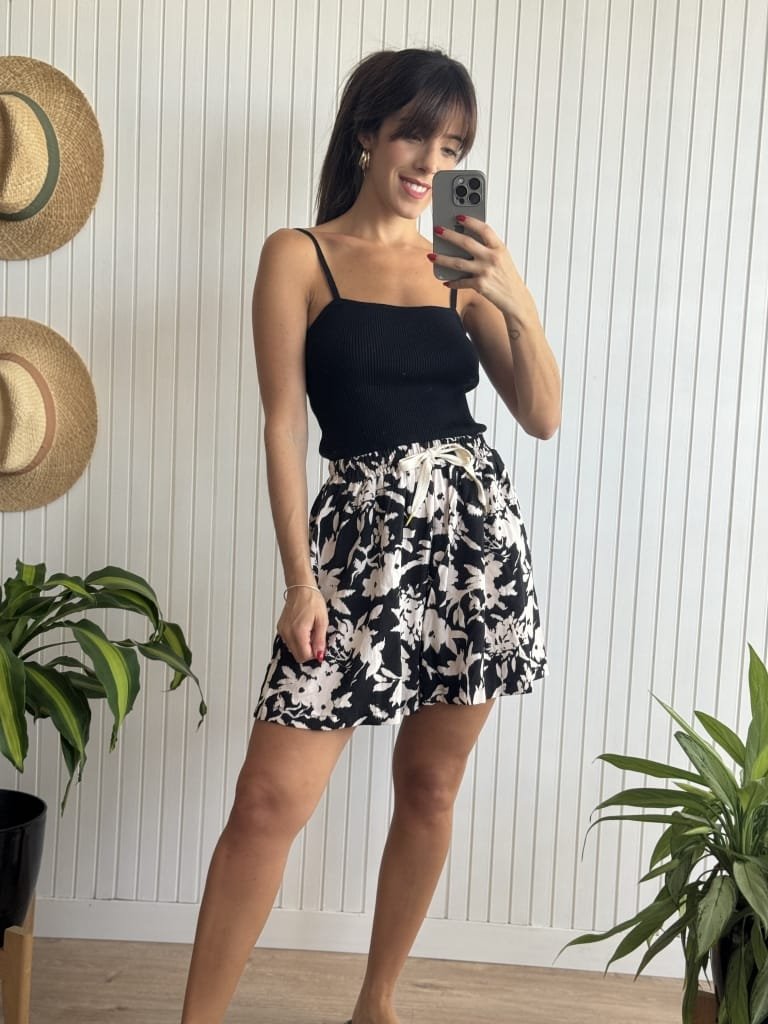 SHORT FLORES NEGRO - Image 4