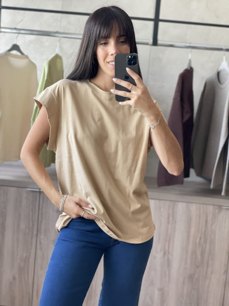 REMERA CAROL BEIGE