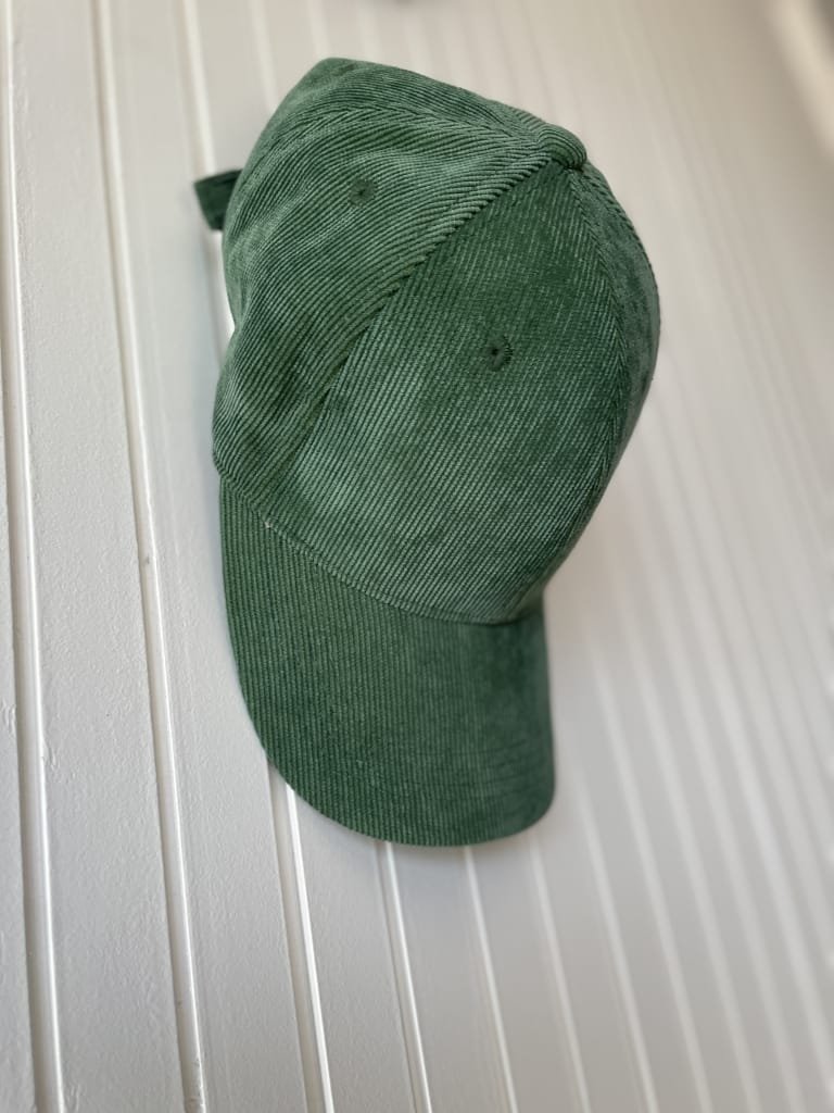 GORRA VERDE CORDEROY