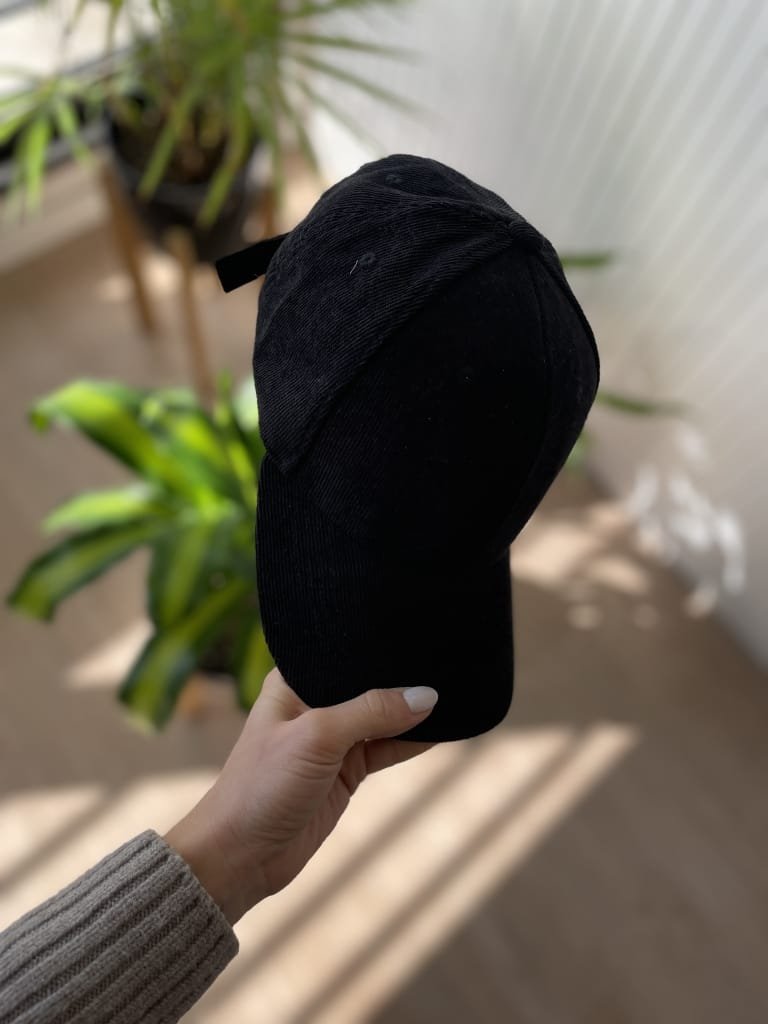 GORRA NEGRA CORDEROY