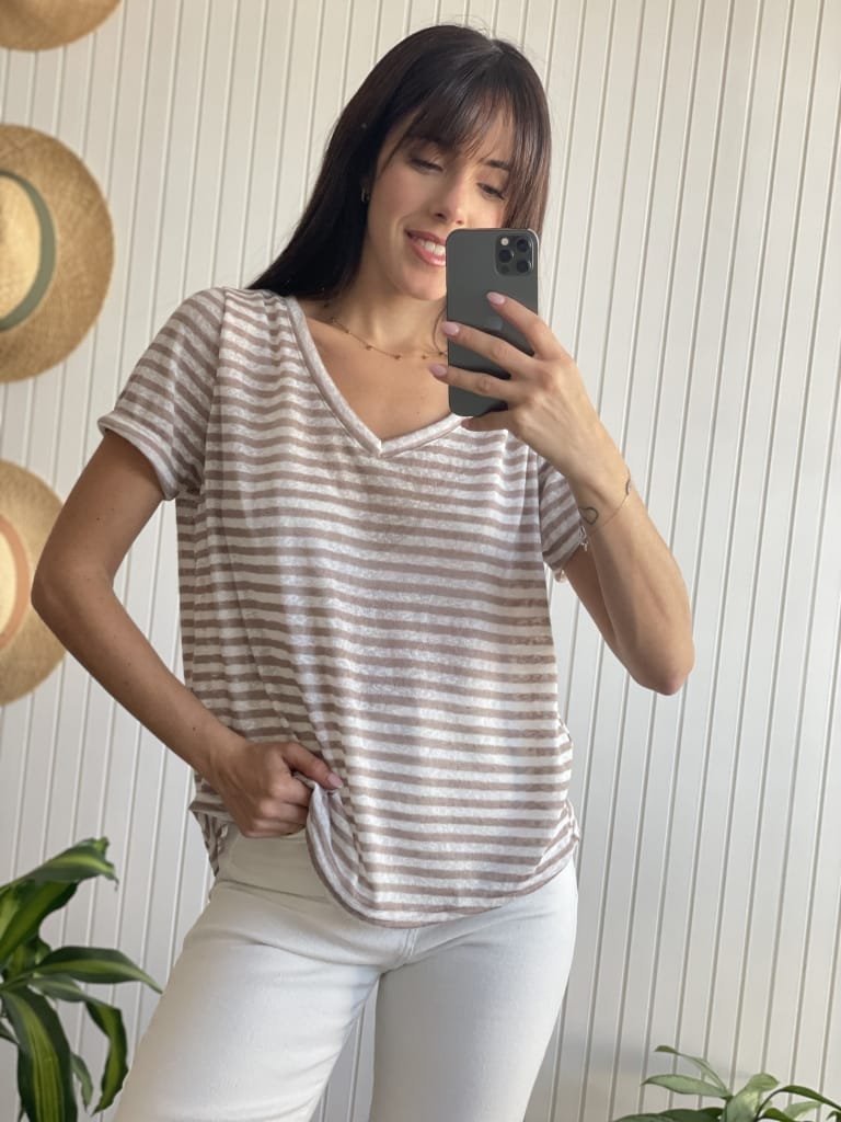 REMERA VICSON BEIGE - Image 2