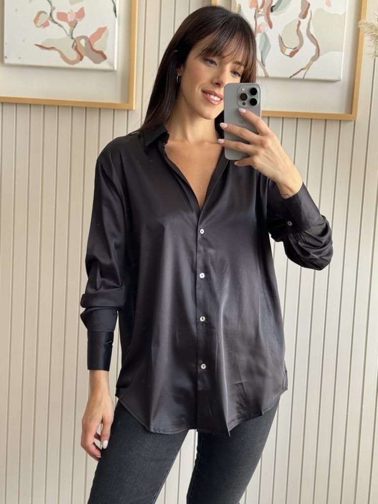 CAMISA SATENITA NEGRA