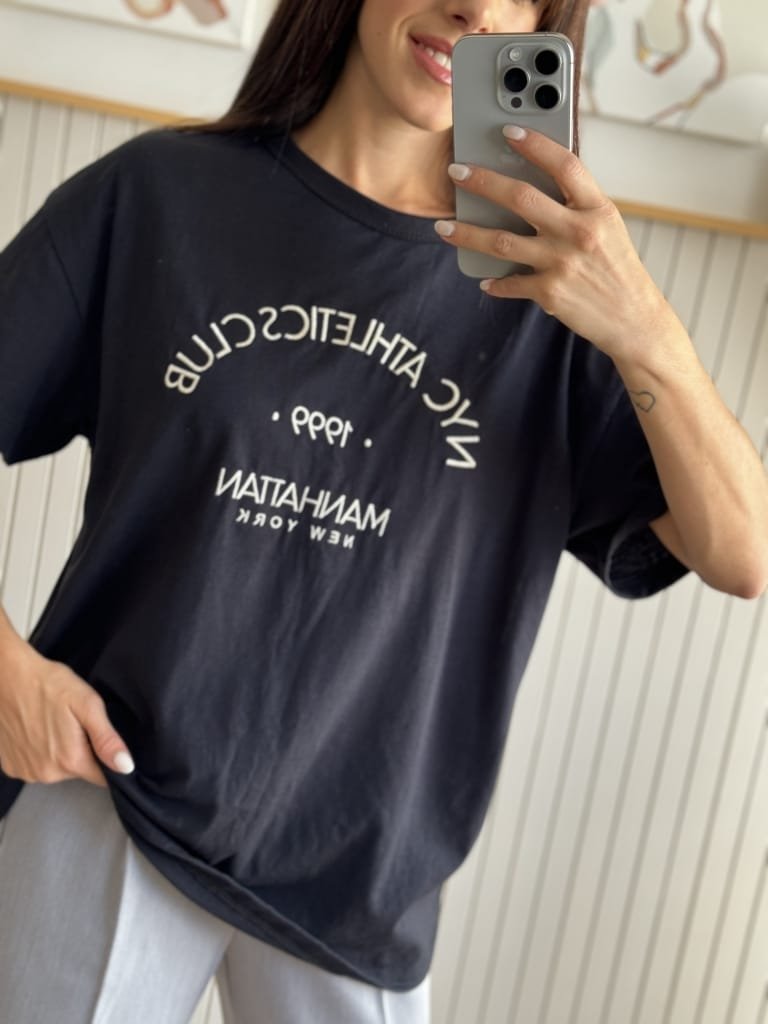 REMERA NYC ATHLETICS NEGRA - Image 3