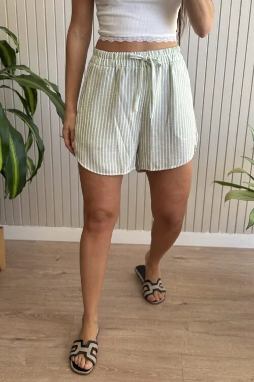 SHORT QUA VERDE