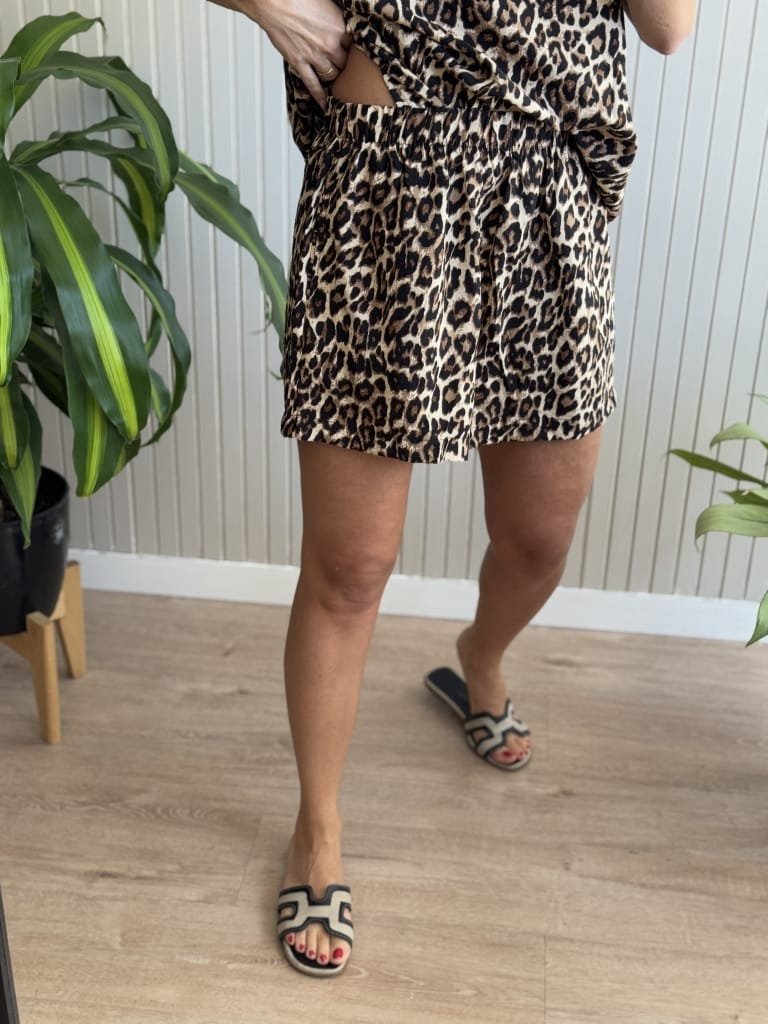 SHORT ANIMAL PRINT
