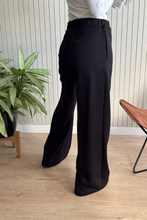 Alternative view of JOGGER MADRID NEGRO