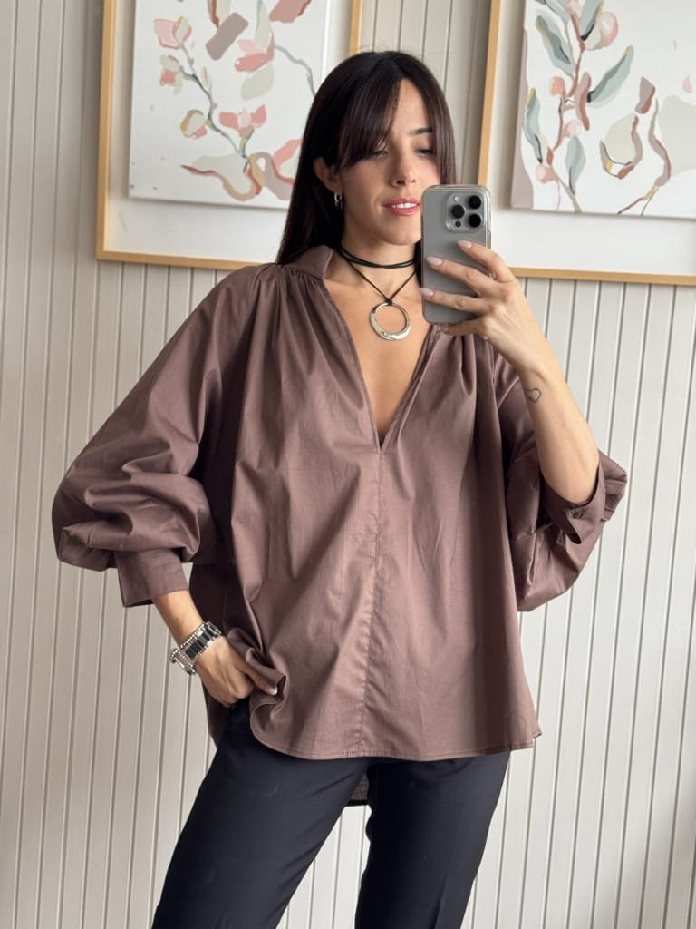 BLUSA SACRISTAN CHOCO