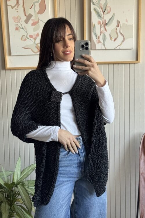 Alternative view of PONCHO CALAFATE NEGRO