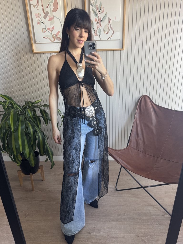 VESTIDO DE ENCAJE NEGRO