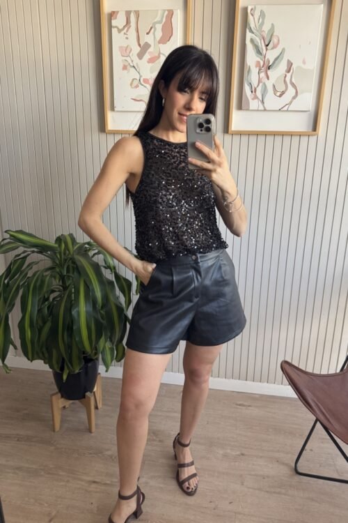 Alternative view of TOP CALI NEGRO