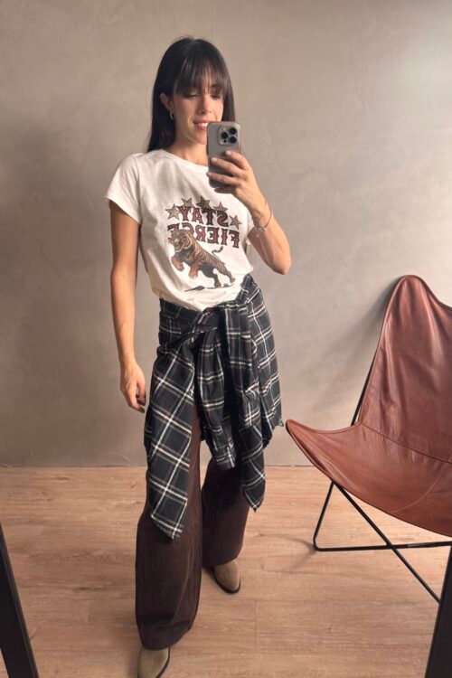 Alternative view of REMERA TIGER BLANCA