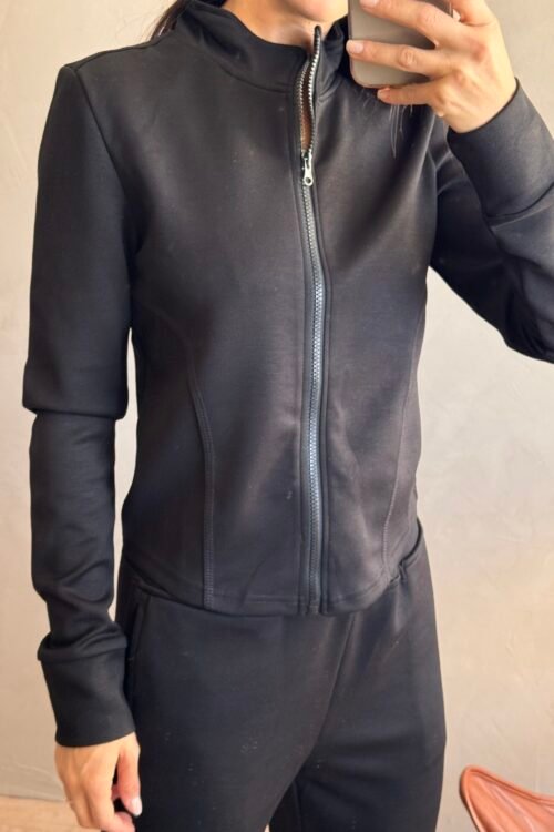 Alternative view of SET OTARIO NEGRO