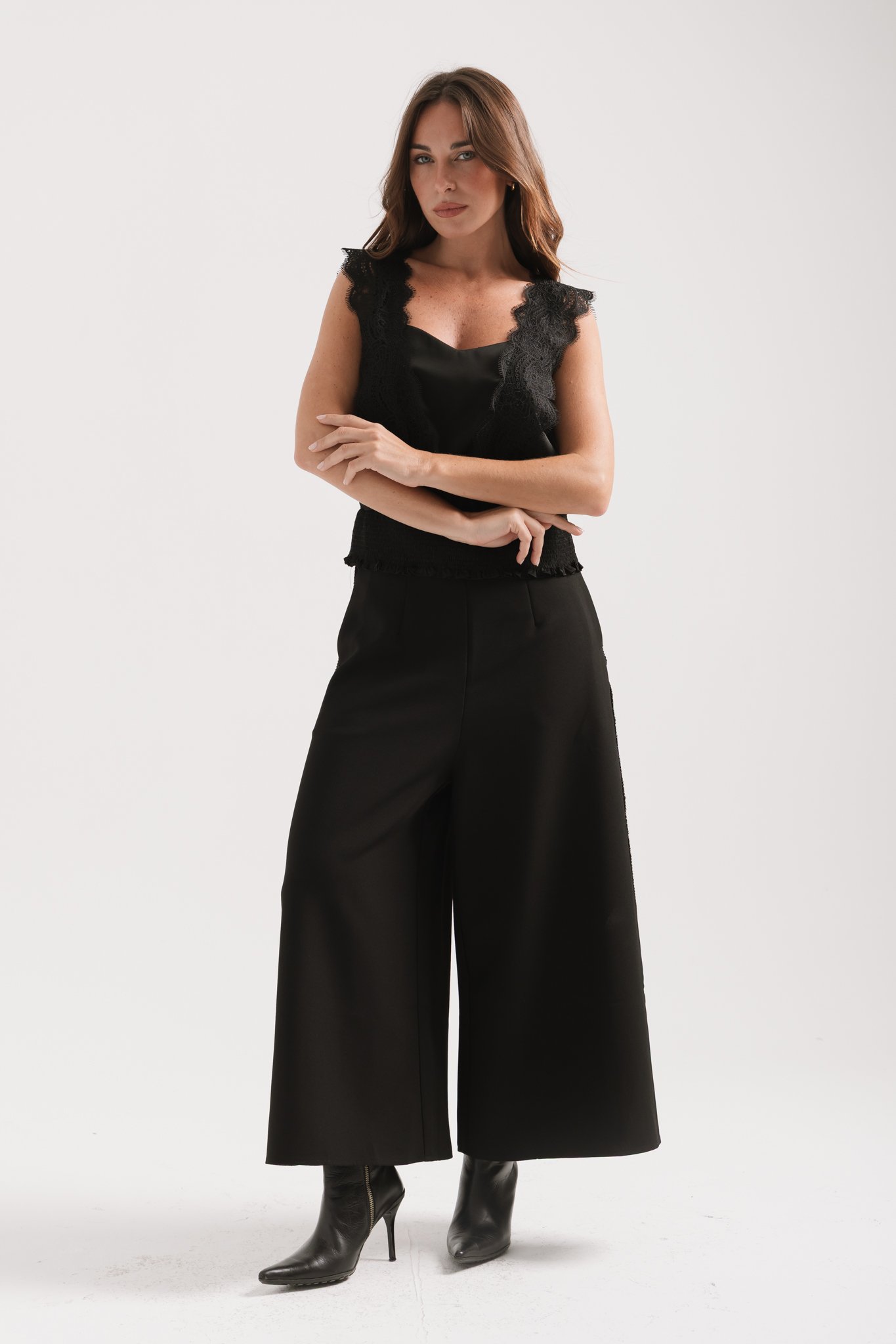 BLUSA BORN NEGRA - Image 2