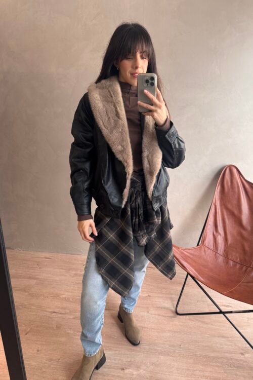 Alternative view of CAMPERA BOMBER PIEL NEGRA