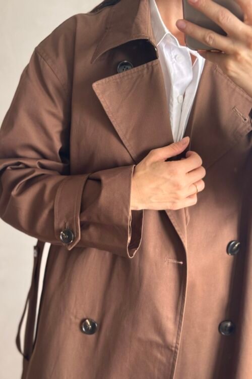 Alternative view of TRENCH LARGO CHOCO