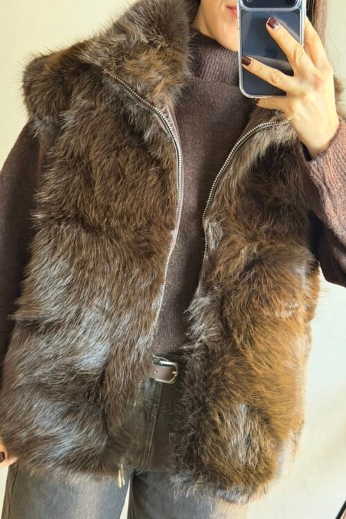 Alternative view of PONCHO FUR CHOCO