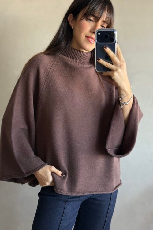 Alternative view of PONCHO MIRNA CHOCO