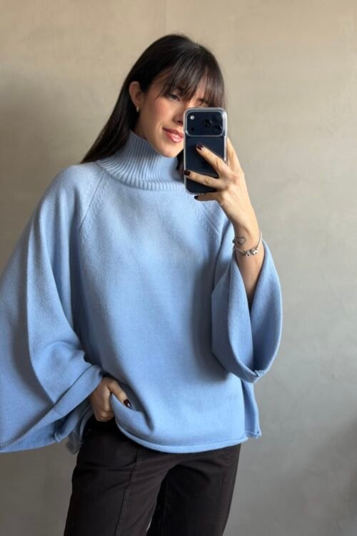 Alternative view of PONCHO MIRNA CELESTE