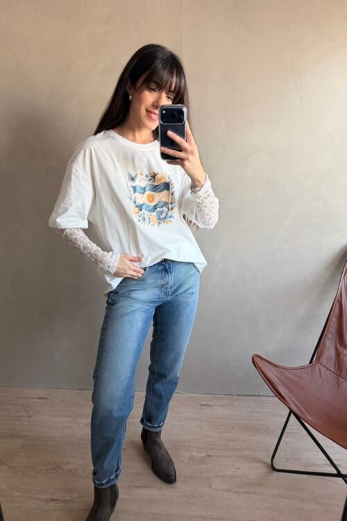 Alternative view of REMERA DE ARGENTINA