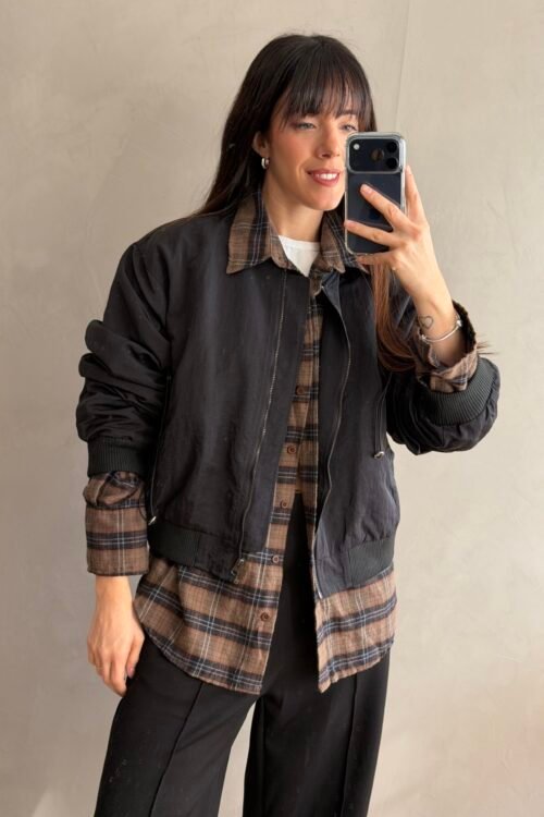 Alternative view of CAMPERA BOMBER MATI NEGRA
