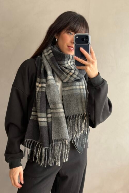 Ruana Cuadros Gris